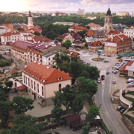 Апартаменты В Старом Городе Kamyanets-Podilski Dış mekan fotoğraf